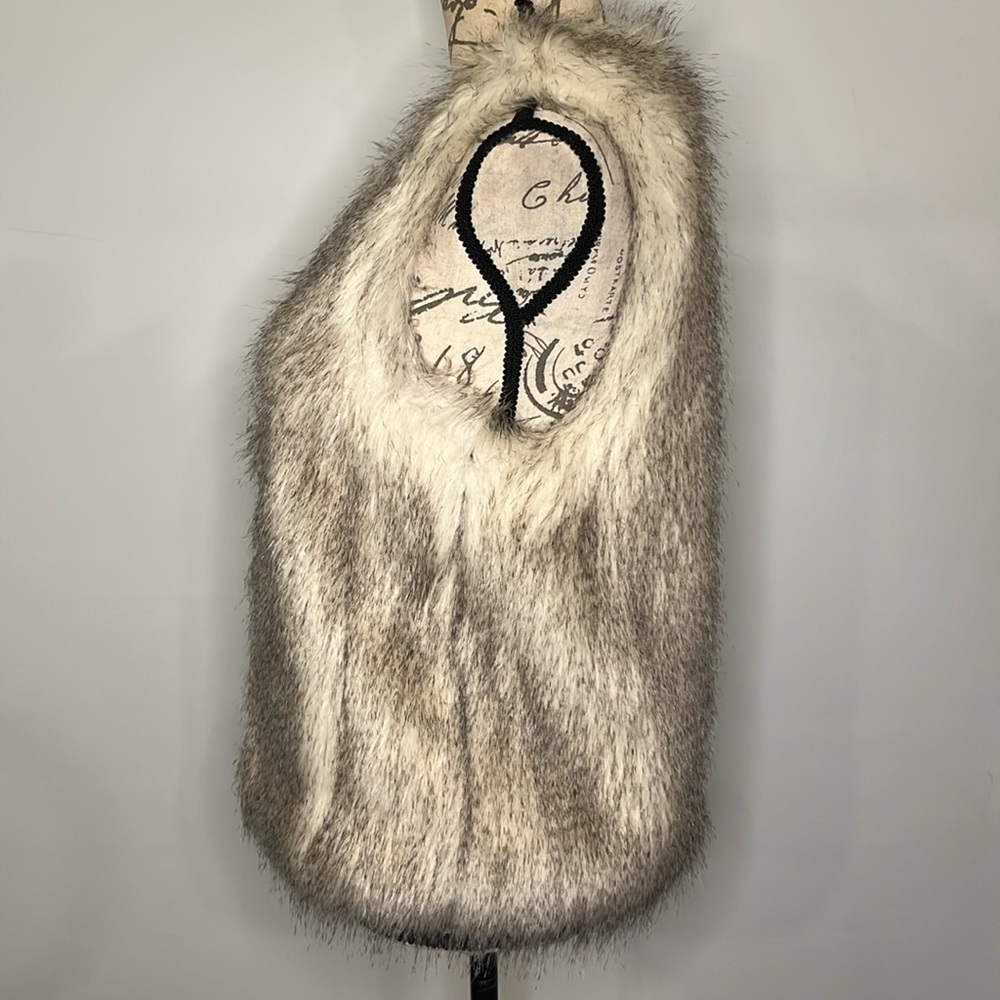 Victoria’s Secret Supermodel Essentials faux fur vest S - Picture 2 of 13